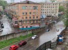 Рясні опади перетворили вул. Татарську в Києві на маленьку Венецію
