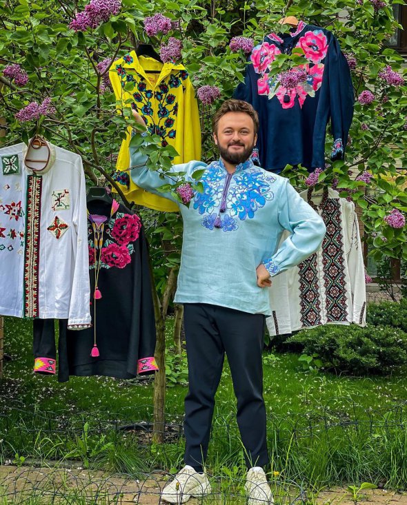 Украинские звезды украсили сеть яркими вышиванками