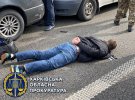 Під Києвом    затримали трьох чоловіків, які в Харкові   катували праскою й пограбували 56-річну жінку