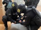 Під Києвом    затримали трьох чоловіків, які в Харкові   катували праскою й пограбували 56-річну жінку