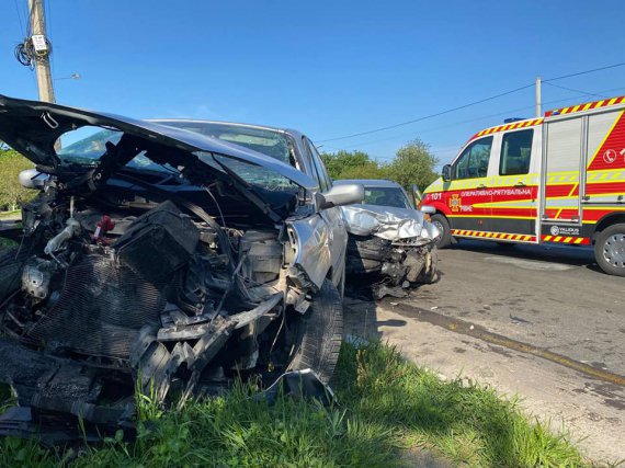 У Рівному  зіткнулися два Renault та   Volkswagen.  Багато постраждалих