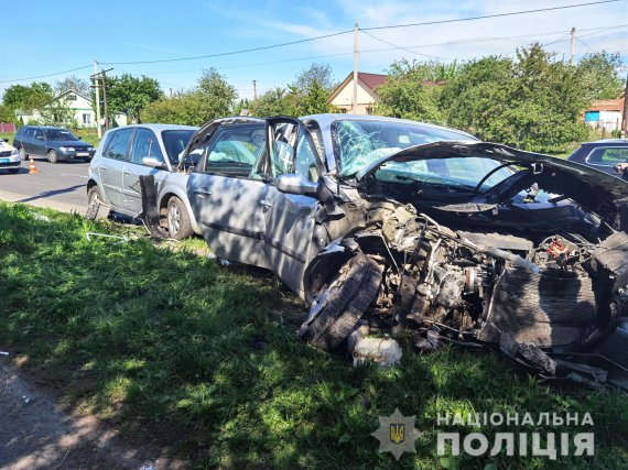 В Ровно столкнулись два Renault и Volkswagen. Много пострадавших