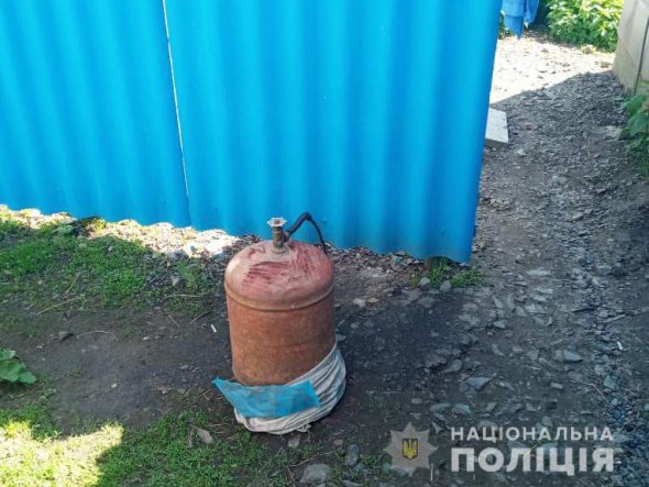 На Волині 65-річний чоловік труїв газом 30-річного родича, а потім прострелив йому з рушниці живіт і руку