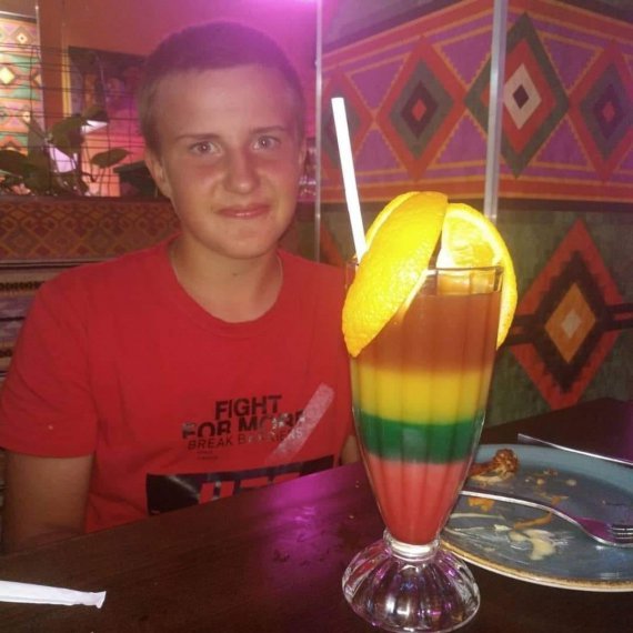 В Виннице 13-летнего Андрея Тарасюка на тротуаре сбила соседка на внедорожнике. Парень в тяжелом состоянии