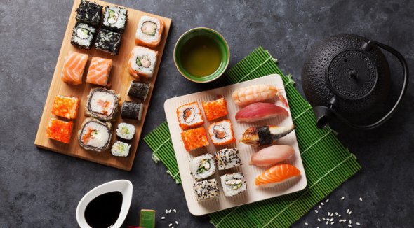 Ресторан з однойменною назвою "Суші Львів" пропонує широкий асортимент страв