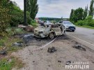 На Харьковщине Volkswagen CC влетел в билборд и загорелся. 29-летний водитель погиб на месте