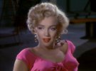 В течение 1947-1962 годов с участием Мэрилин Монро в США сняли 30 лент. Была одной из самых кассовых актрис, но при этом зарабатывала меньше других звезд Голливуда