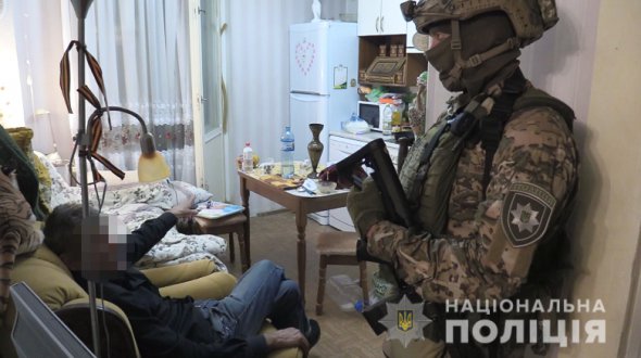 В Киеве спецназовцы задержали мужчину, который держал в заложниках женщину