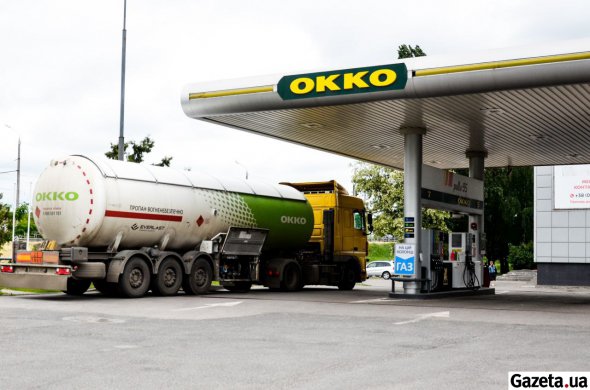 Средняя розничная цена на бензин А-92 составляет 28,20 гривен за литр