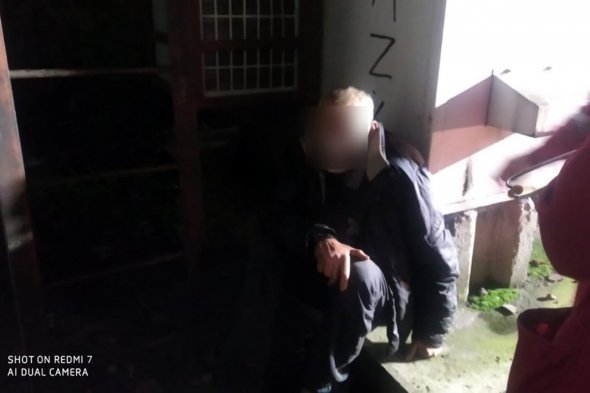 Чоловіка витягли рятувальники. Із виснаженням його госпіталізували
