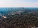Вот так сейчас выглядят радары "Дуги", возвышающиеся над лесом в Чернобыльской Зоне