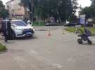Под Полтавой авто сбило 16-летнюю девушку, которая переходила дорогу с 12-месячным ребенком на руках