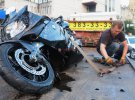 В Киеве в ДТП погиб тренер по бодибилдингу Руслан Акижанов. Врезался на мотоцикле в легковой автомобиль