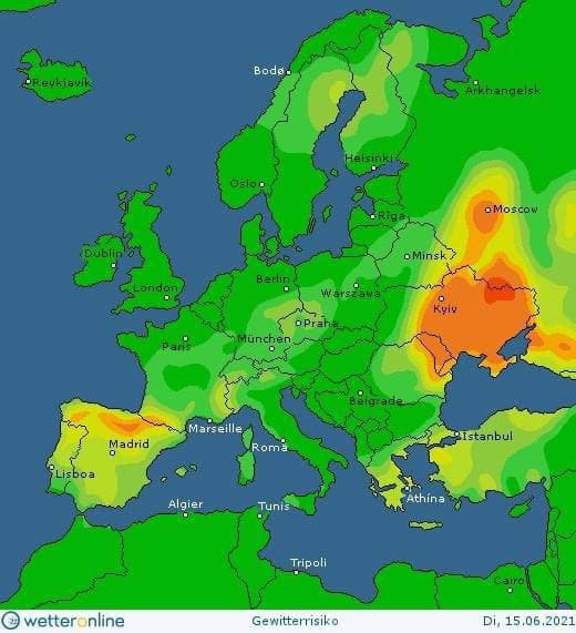 Наибольшая вероятность грозовой деятельности завтра