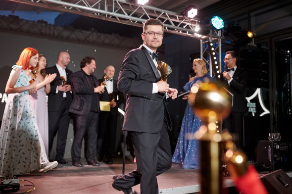 Валентин Васянович получил четыре награды "Золота дзиґа" за драму "Атлантида". Отметили за лучший фильм, монтаж, режиссерскую и операторскую работу. Всего у ленты - шесть статуэток