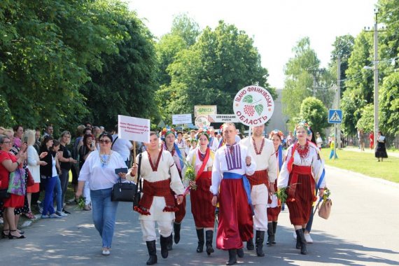 В городе Гайсин Винницкой области прошел V Всеукраинский фестиваль-конкурс аутентичных коллективов на приз фольклориста и этнографа Гната Танцюры