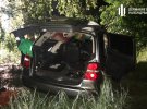 В Винницкой области Volkswagen слетел с дороги и врезался в дерево. Погибла 28-летняя женщина. За рулем автомобиля был пьяный 33-летний патрульный