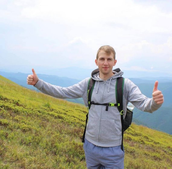 В Киеве погиб ортопед-травматолог 27-летний Виктор Заболотный. Его на велосипеде толкнул под грузовик пьяный пешеход