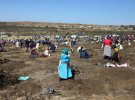 Жители ЮАР ищут ценные камни / Reuters