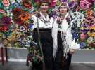 Дарья Стасюк вместе с дочерью собирает и воспроизводит древние буковинские узоры