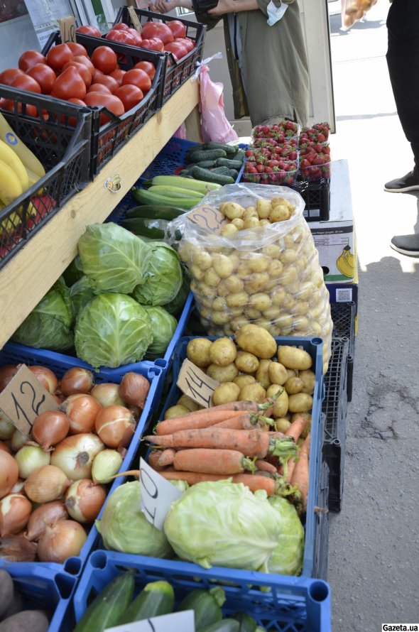  На рынках много картофеля, выращенного в Украине