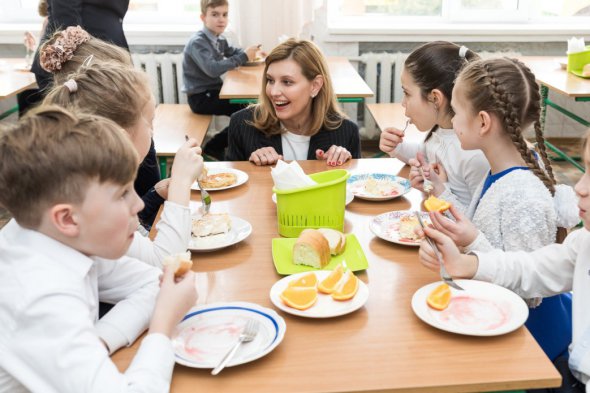 Олена Зеленська стала ініціатором змін у сфері шкільного харчування. 