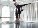 Артисты балета открыли дверь в свой репетиционный зал