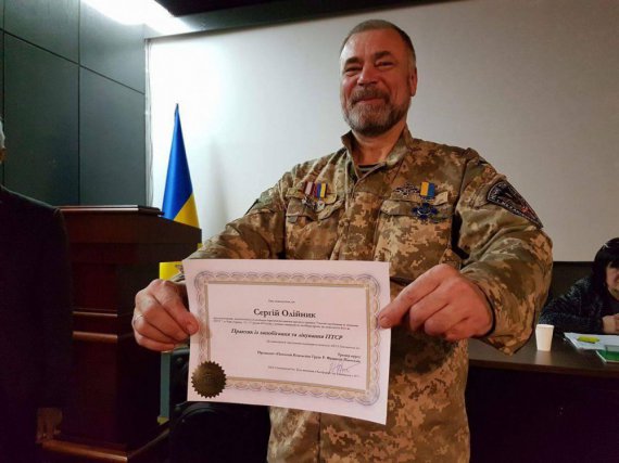 Ветеран АТО Сергей Олейник получил 2 удара ножом в центре Киева, когда вступился за сына. От ранений скончался на месте