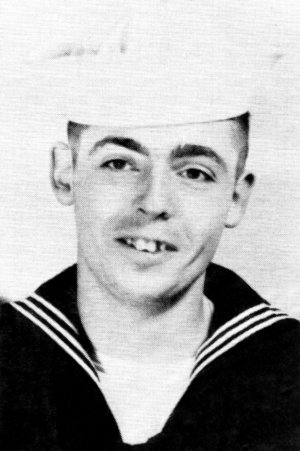 Майбутній письменник Томас Пінчон служив у військово-морських силах США у 1955 - 1957