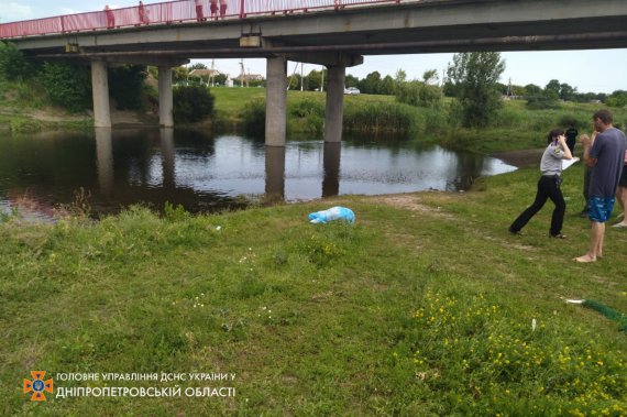 На Днепропетровщине в реке Гачук утонул 10-летний мальчик. Погиб, когда искал тапочки