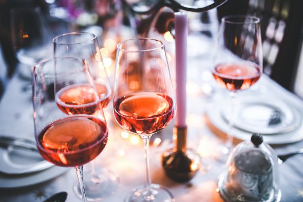 Самыми популярными считаются итальянские и французские розовые вина.