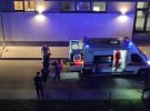 В Луцке Волынской области из окна 9 этажа выпрыгнул мужчина. Спасали самоубийцу футбольные фанаты, которые шли по улице