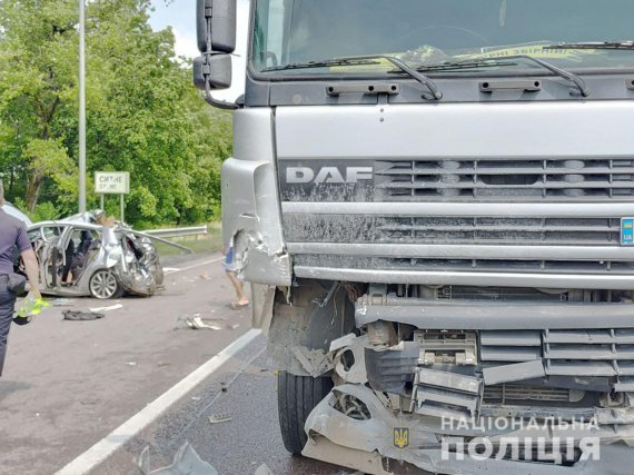 В ДТП на трассе «Киев-Чоп» в Ривненской области двое иностранцев погибли, трое - в больнице