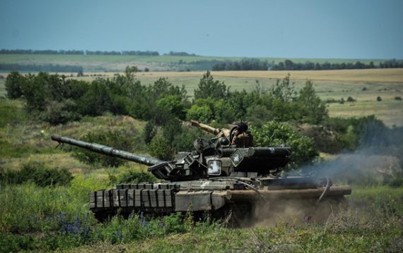 Танковий взвод відбив атаку, знищив техніку ворога і захопив вигідний рубіж. Фото: facebook.com/pressjfo.news