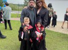Дмитрий и Ирина Монатик вместе с сыновьями - Даниилом и Платоном