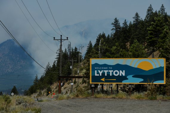 У канадському місті Літтон аномальна спека спричинила пожежу.