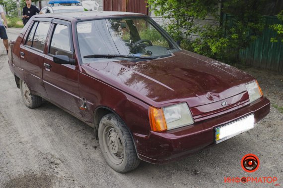 В Днепре  водитель «Славуты» трижды переехал женщину и скрылся