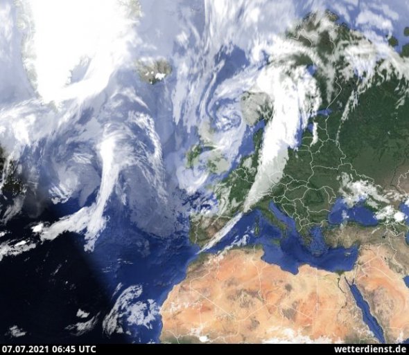 Над Північним морем розлігся циклон, а його атмосферний холодний фронт освіжає дощами повітря у Західній Європі