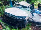 На Івано-Франківщині Volkswagen Tiguan  злетів у обрив. Загинули троє чоловіків і жінка