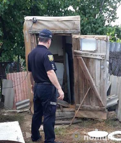 На Одещині 16-річна дівчина втопилася в туалеті