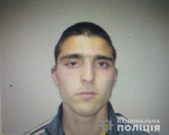 На Дніпропетровщині  затримали 28-річного Сергія Федотова, який перерізав горло 2-річному пасинку й поранив його 7-річну сестричку