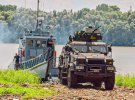 Об'єднавшись, дві групи вийшли до державного кордону