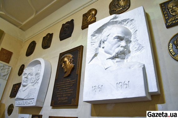 Среди работ мастера гипсовый бюст Тараса Шевченко