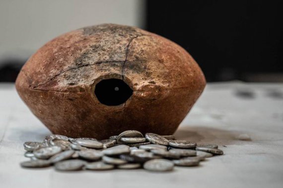 Все монеты отчеканили в III в. до н.э.