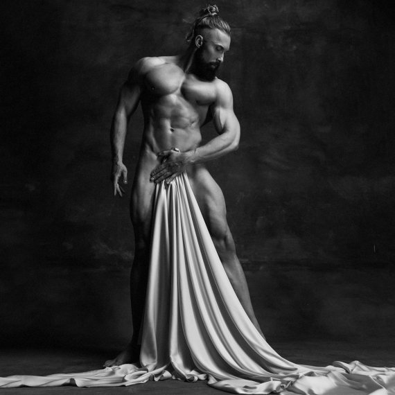 Колишній стриптизер й актор Олексій Суровцев став учасником п'ятого сезону "Танців з зірками"