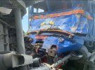 На залізниці   в Закарпатській  області  зіткнулися пасажирський потяг   і вантажний автомобіль.  Скалічилися  п’ятеро людей