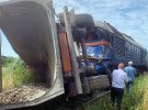 На железной дороге в Закарпатской области столкнулись пассажирский поезд и грузовой автомобиль. Травмированы пять человек