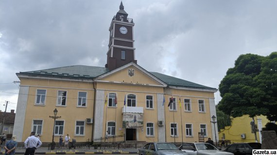 Городская ратуша. Башня со смотровой площадкой отреставрирована и открыта 7 июля этого года.