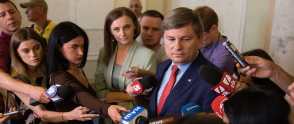 Сопредседатель фракции "Европейская Солидарность" Артур Герасимов: "Часть украинских судов сегодня руководствуется телефонными звонками из Офиса президента"