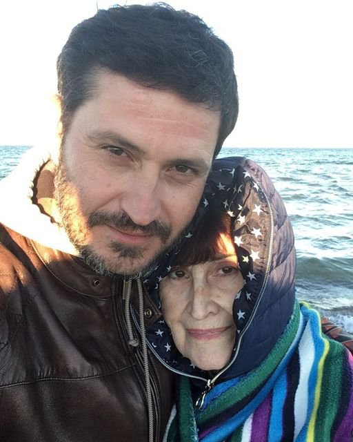 В украинского режиссера, актера театра и кино, сценарист Ахтема Сеитаблаева в оккупированном Крыму умерла мать Суби ханум Налбандова